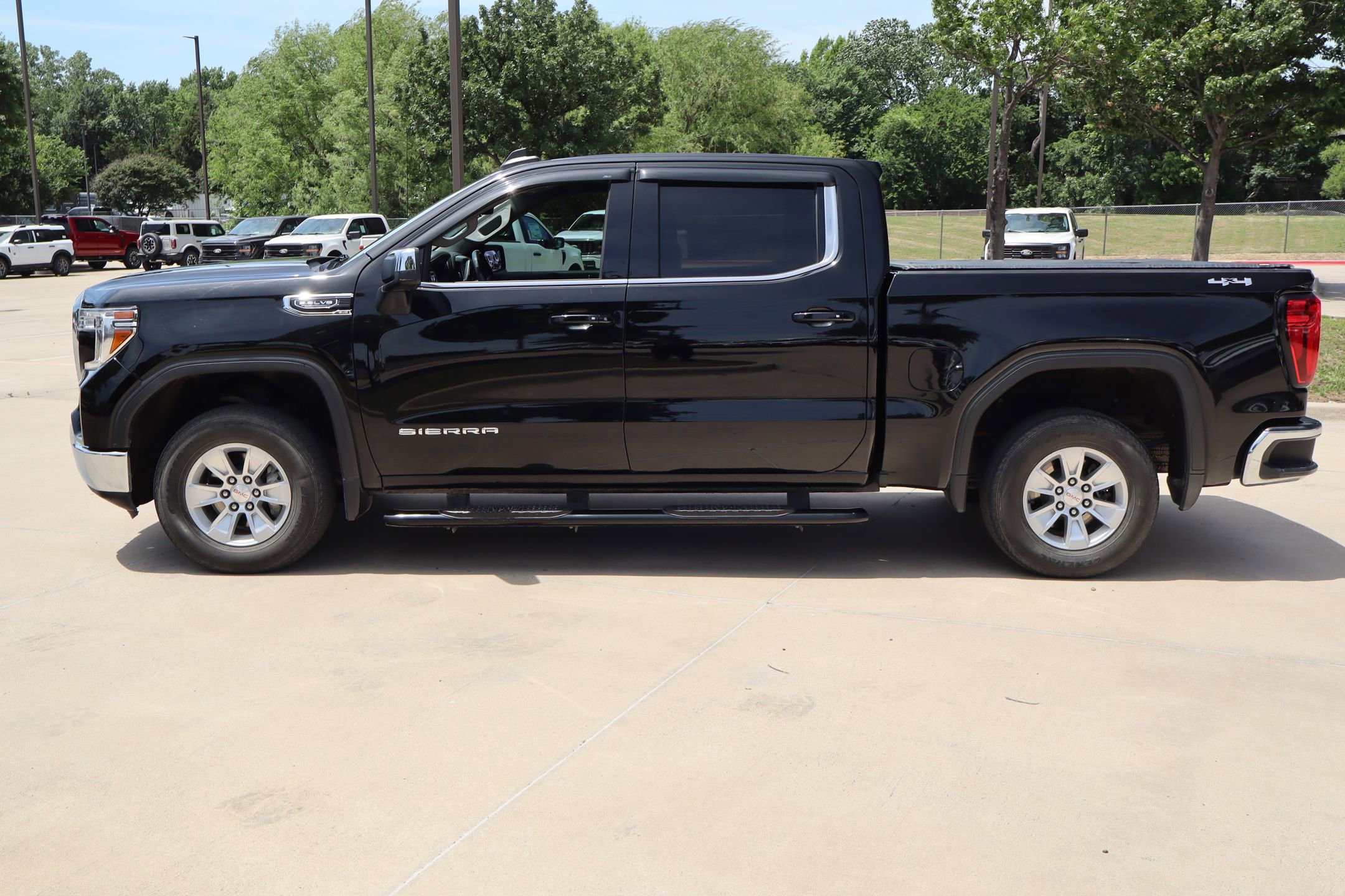 Used 2021 GMC Sierra 1500 SLE w/ Preferred Package AWD/4WD image 6