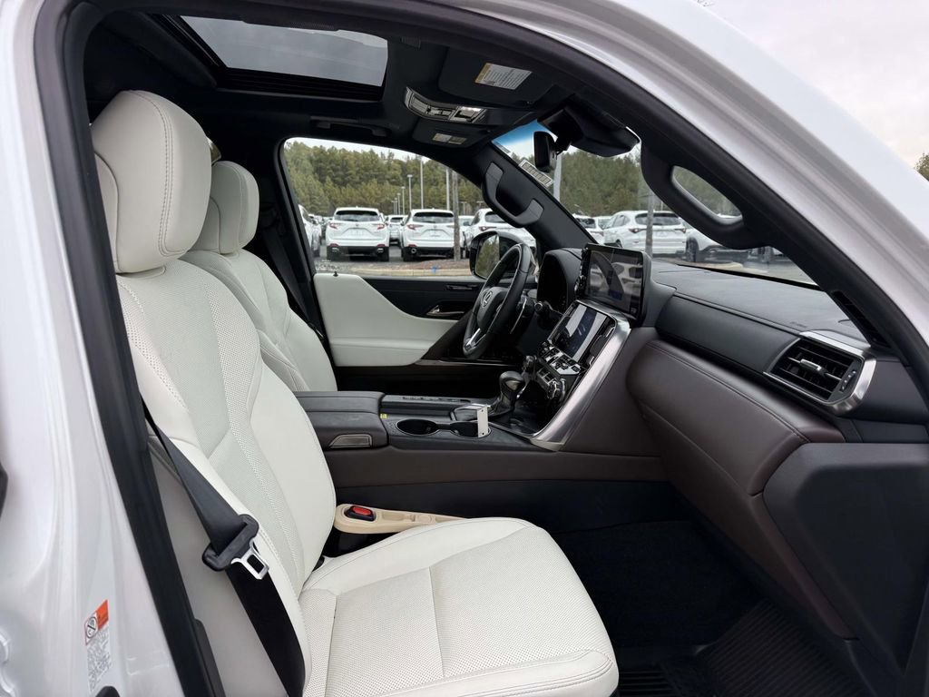 Used 2024 Lexus LX 600 4WD w/ Appearance Package image 15