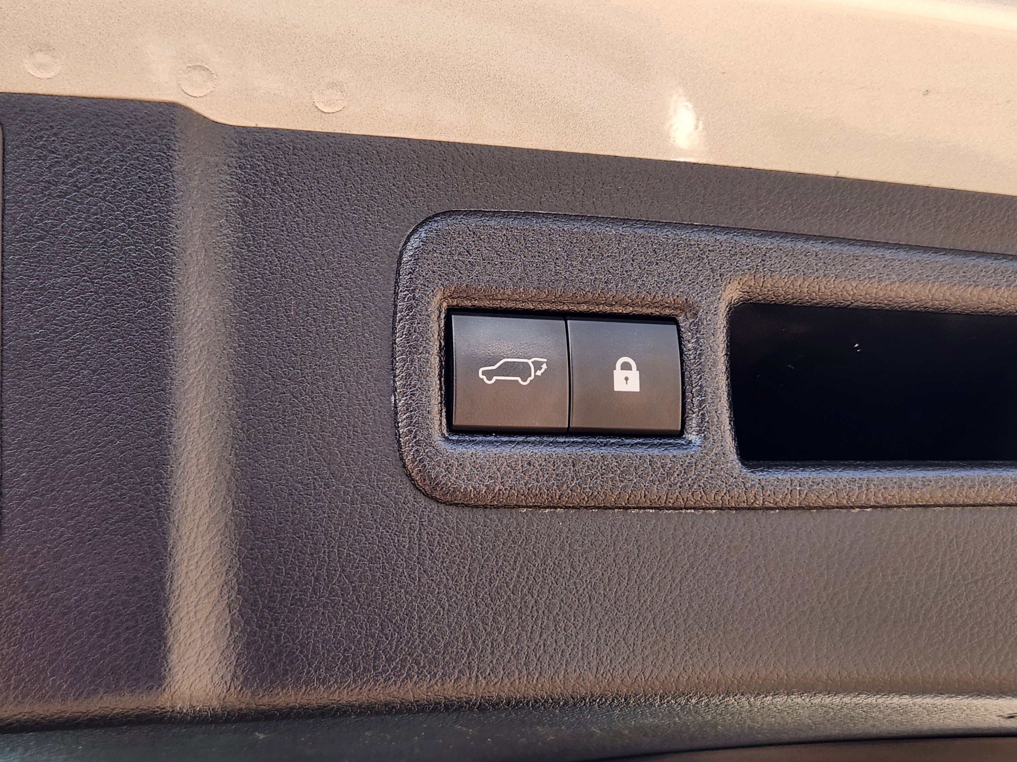 Used 2018 Lexus NX 300h AWD image 46