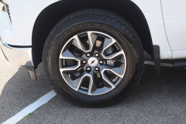 Used 2022 Chevrolet Silverado 1500 LT AWD/4WD image 6