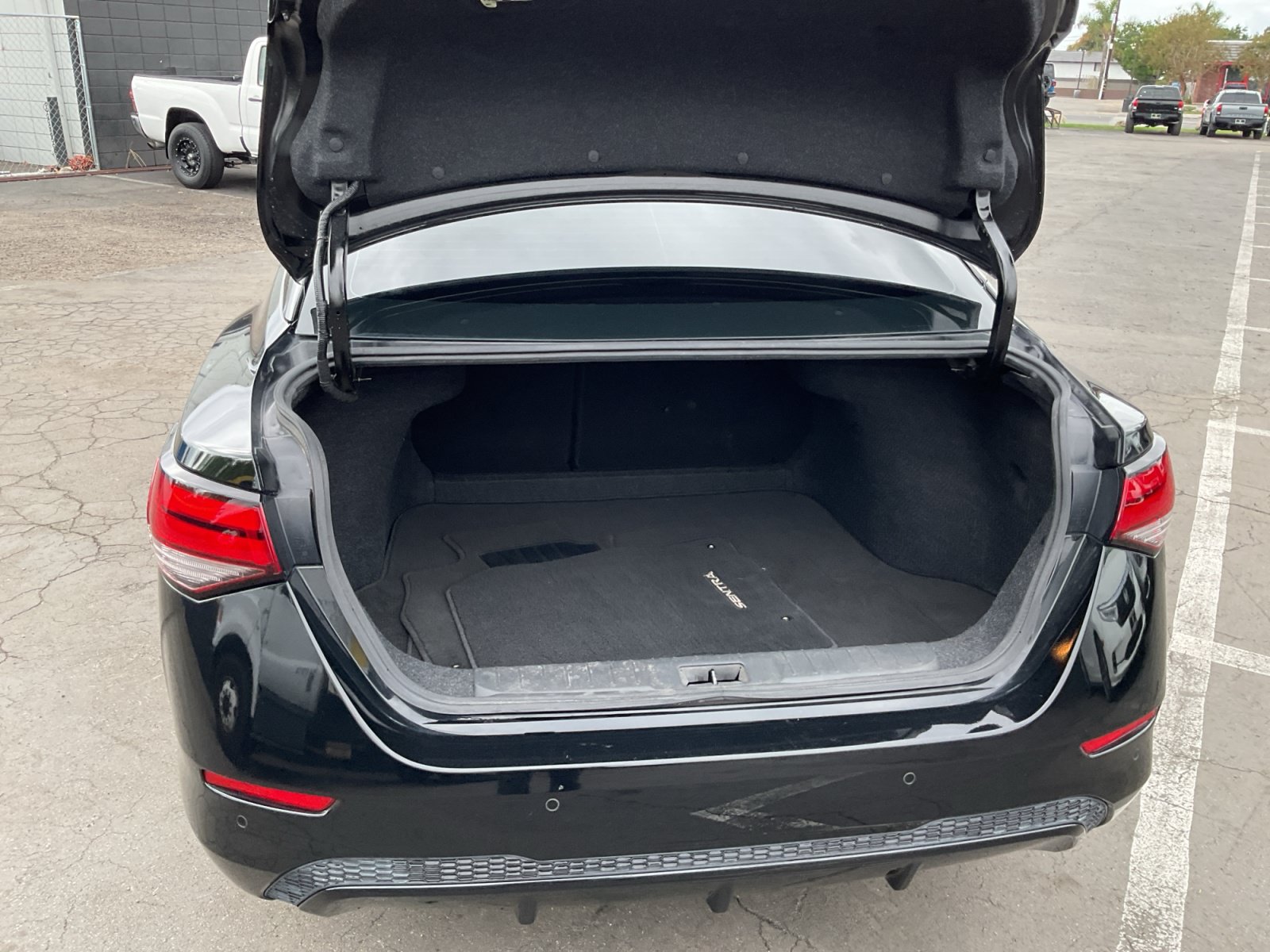 Used 2020 Nissan Sentra S FWD image 25