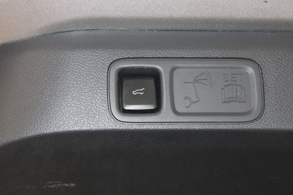 Used 2022 Ford Expedition XLT image 18