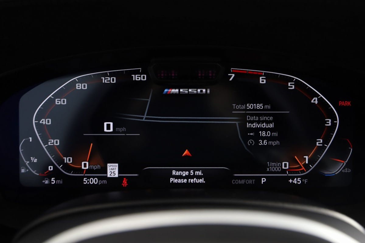 Used 2023 BMW M550i xDrive w/ Executive Package AWD/4WD image 23