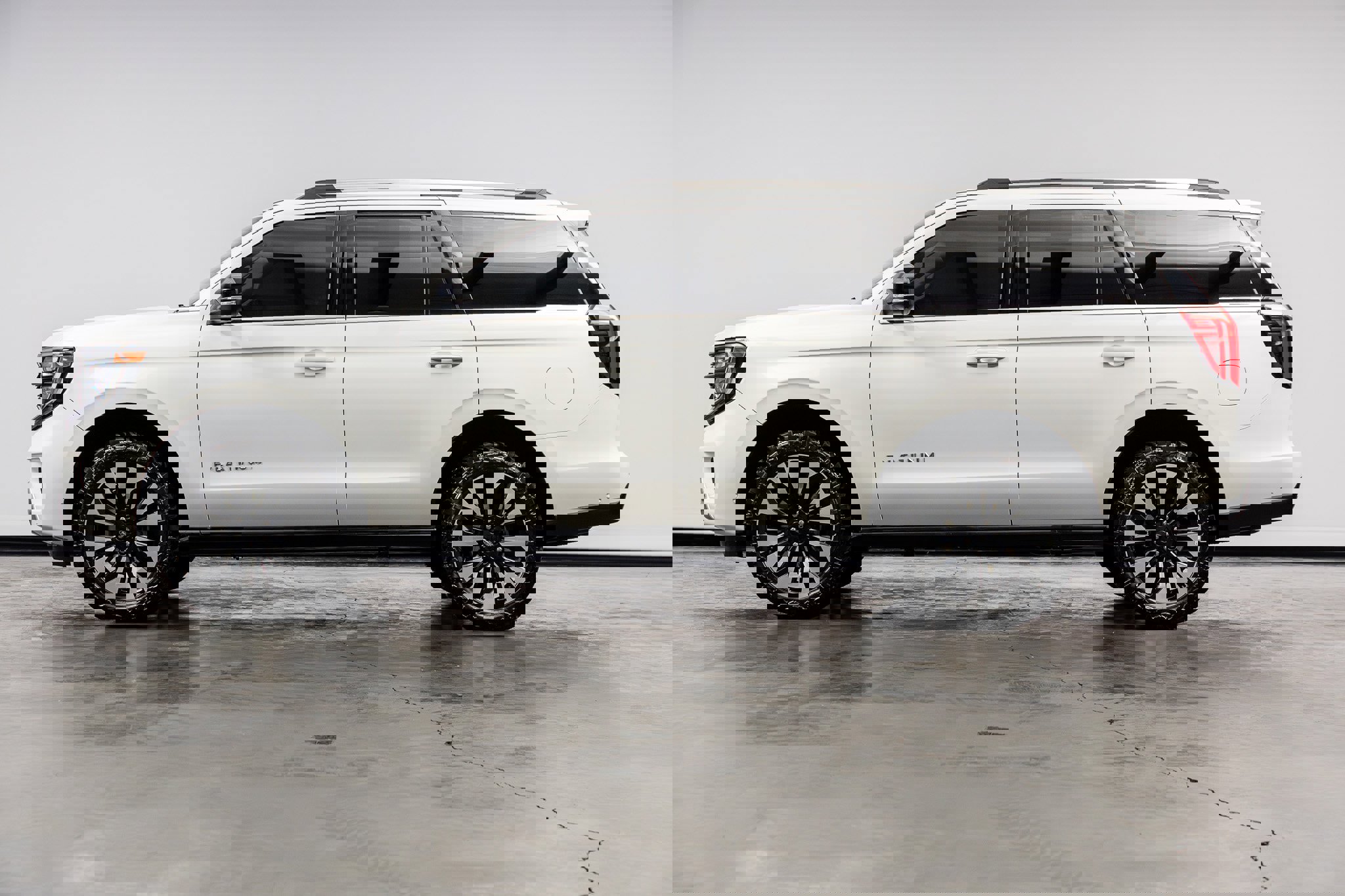 Used 2025 Ford Expedition Platinum w/ Driver's Package image 9