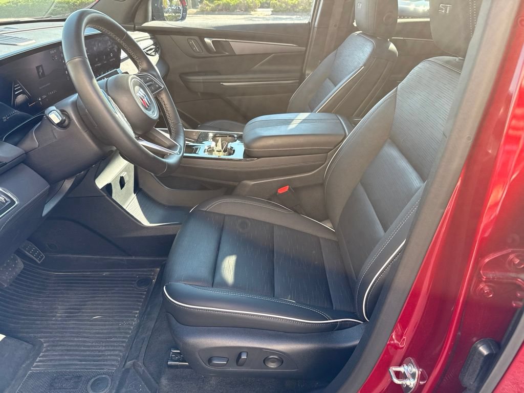Used 2025 Buick Enclave Sport Touring w/ Power Package FWD image 6