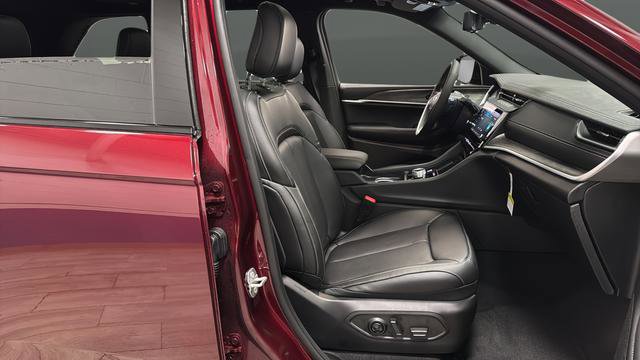 New 2026 Jeep Grand Cherokee Limited w/ Luxury Tech Group II image 25