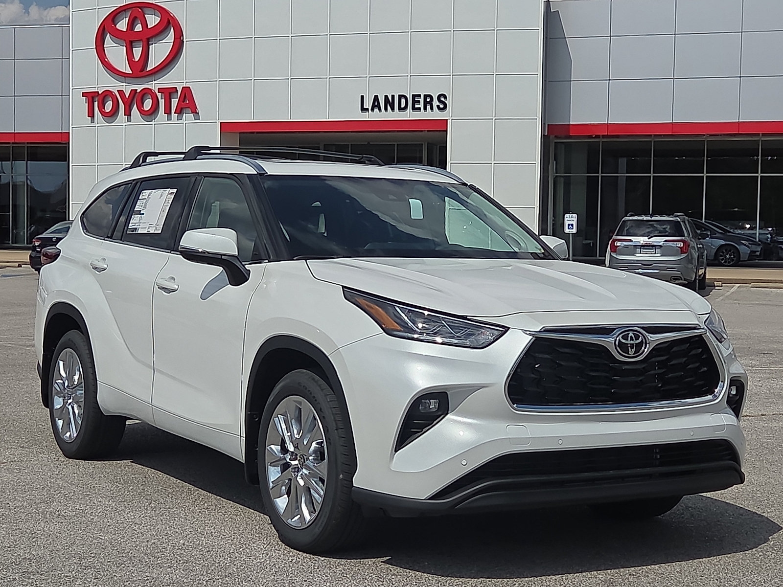 New 2026 Toyota Highlander Limited AWD/4WD image 1