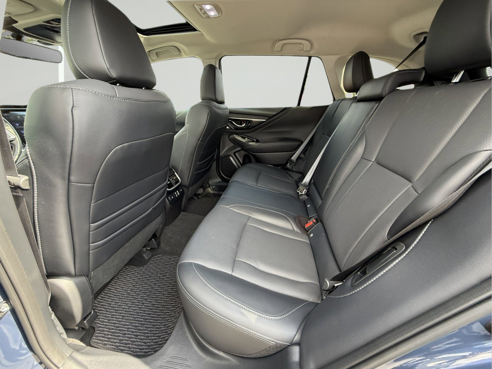 Used 2023 Subaru Outback Limited image 8