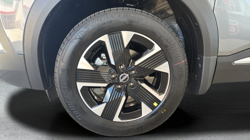 New 2026 Nissan Kicks SV AWD/4WD image 22