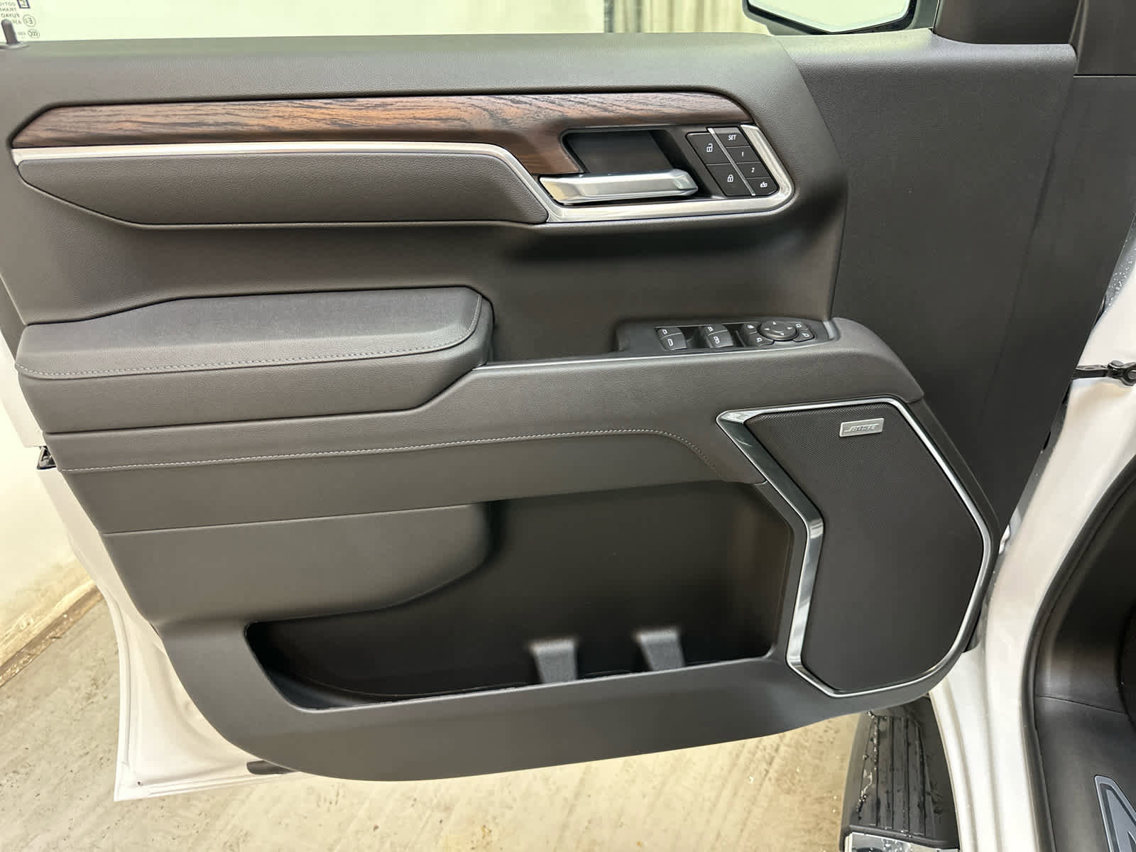 New 2026 GMC Sierra 1500 SLT w/ SLT Convenience Package image 20