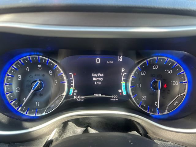 Used 2023 Chrysler Pacifica Touring-L image 19