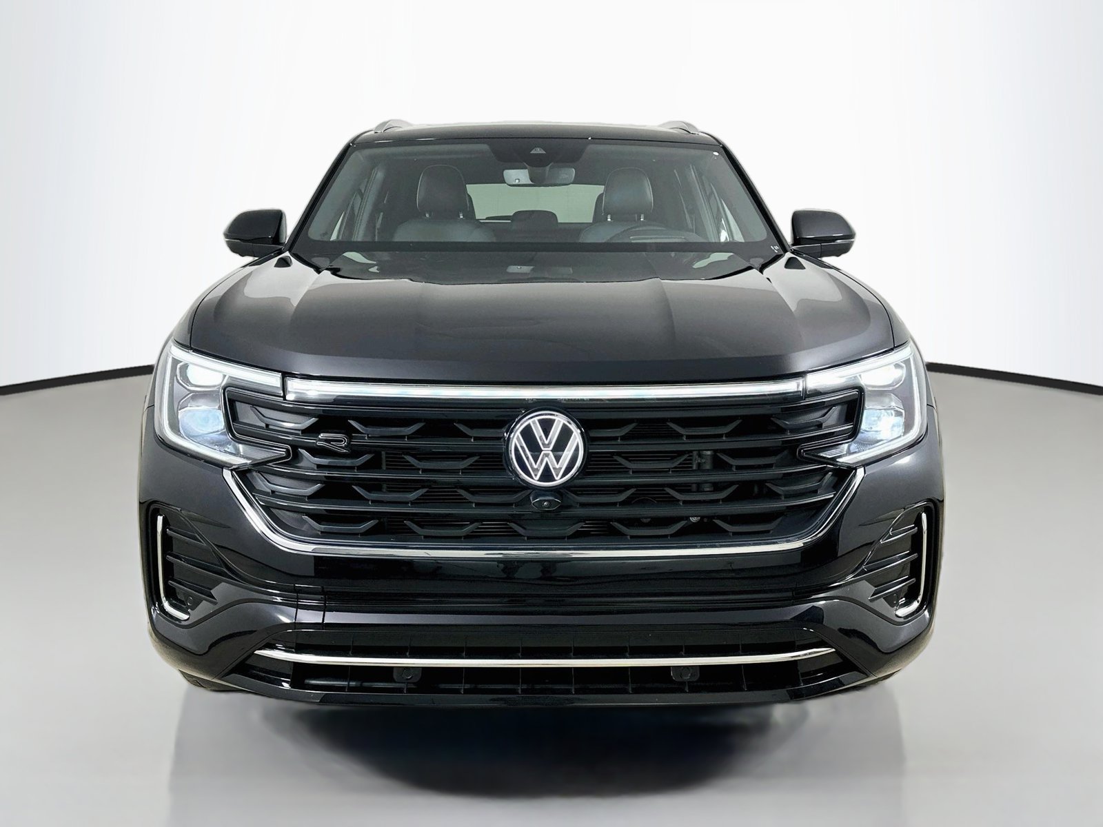 Certified 2026 Volkswagen Atlas Cross Sport SEL Premium R-Line AWD/4WD image 2