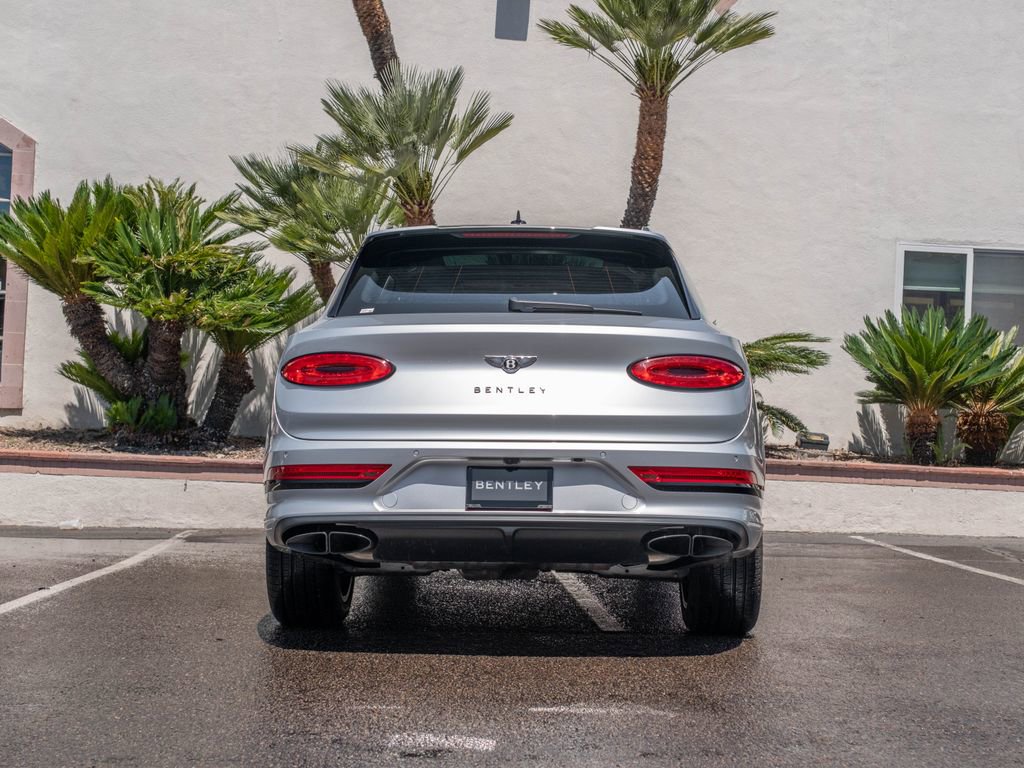 Used 2023 Bentley Bentayga Extended Wheelbase AWD/4WD image 42