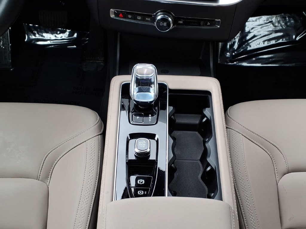 Certified 2026 Volvo XC90 B6 Plus AWD/4WD image 21
