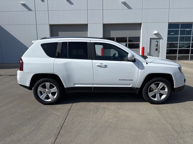Used 2014 Jeep Compass Latitude w/ Sun/Sound Group image 3
