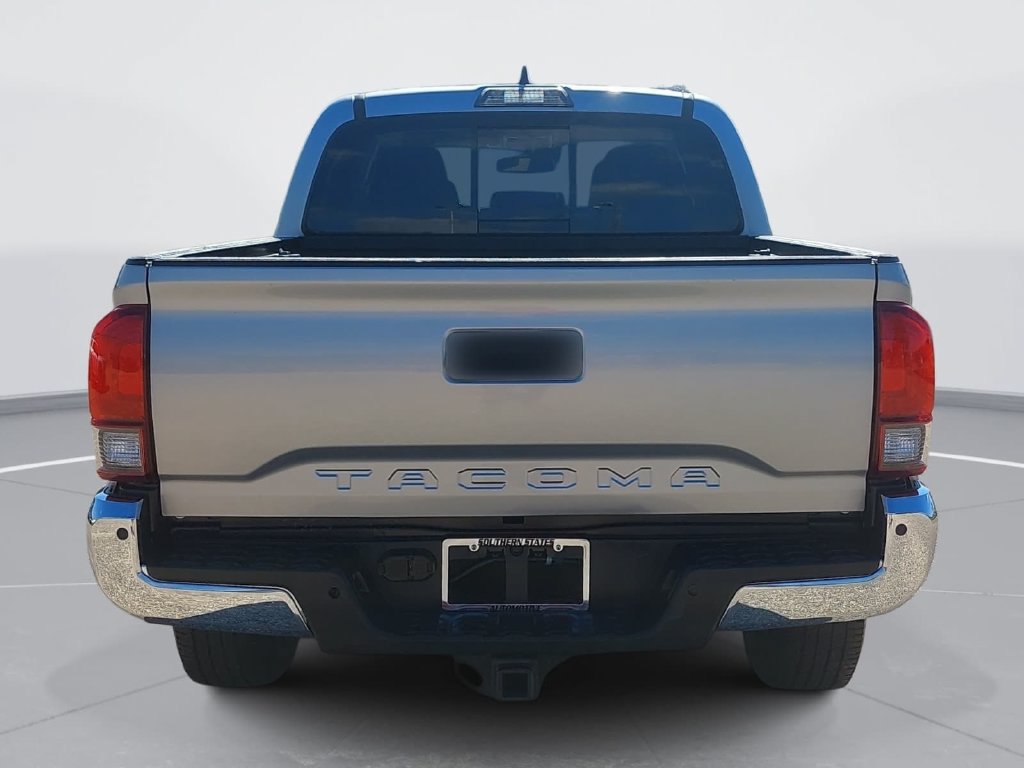 Used 2018 Toyota Tacoma SR5 RWD image 6