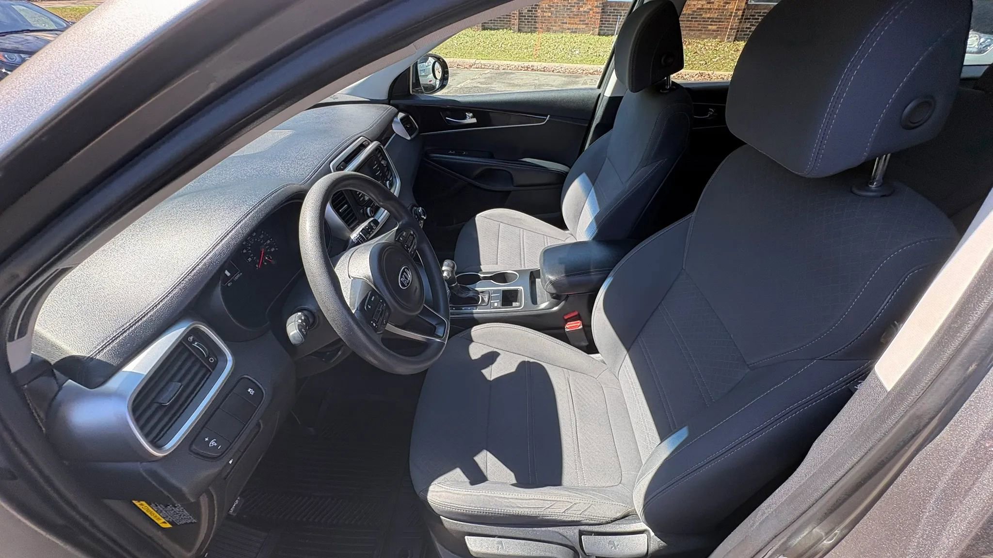 Used 2017 Kia Sorento FWD image 21