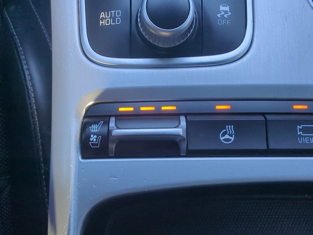 Used 2018 Kia Stinger GT2 image 23