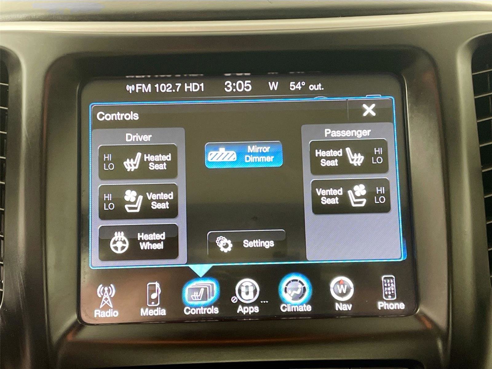 Used 2017 Jeep Cherokee Overland w/ Technology Group image 16