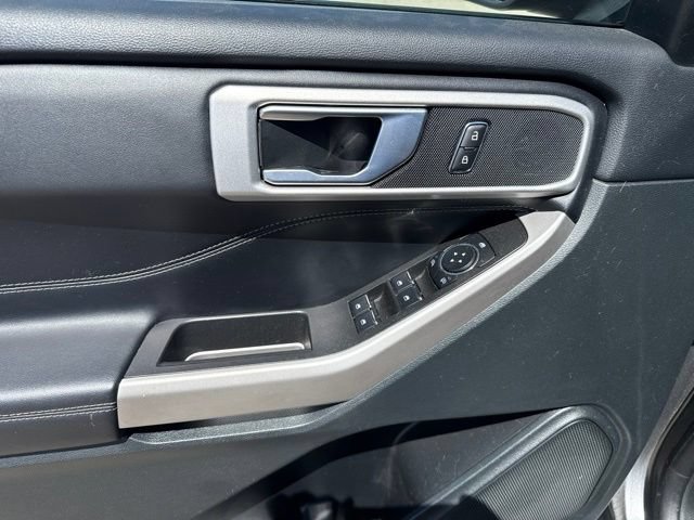Used 2024 Ford Explorer XLT w/ Equipment Group 202A AWD/4WD image 14