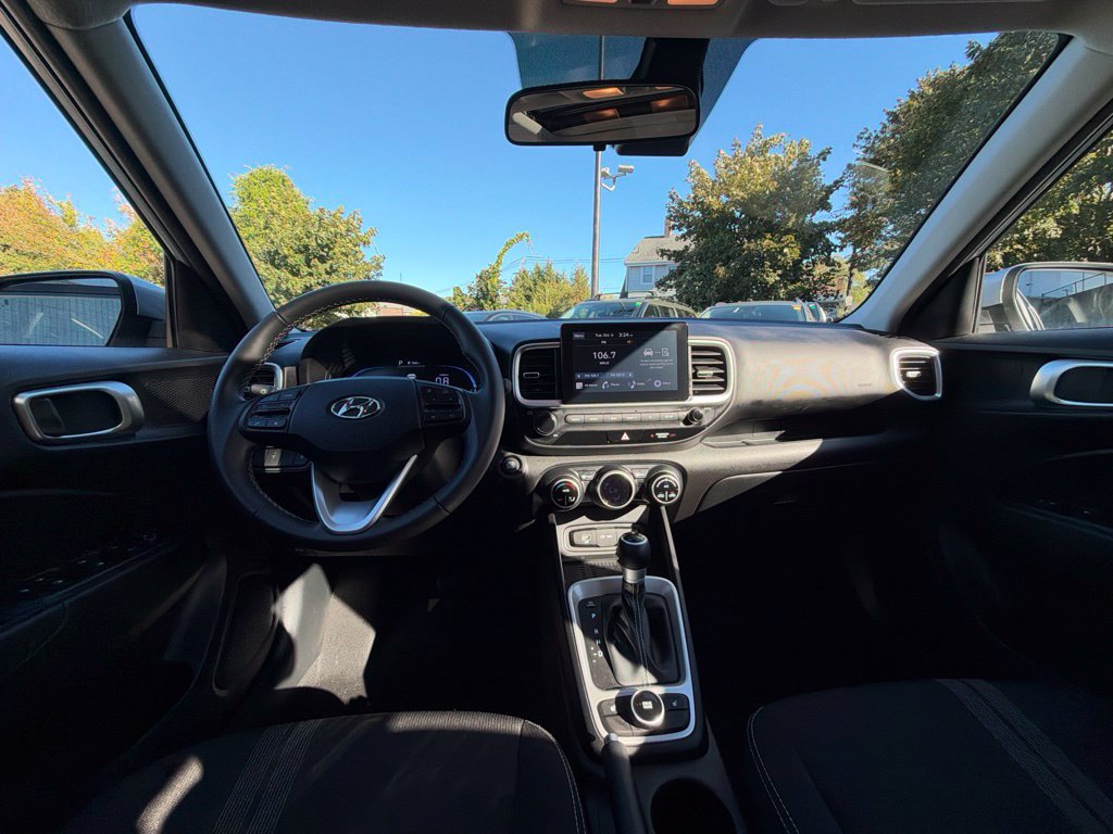 Certified 2026 Hyundai Venue SEL FWD image 25