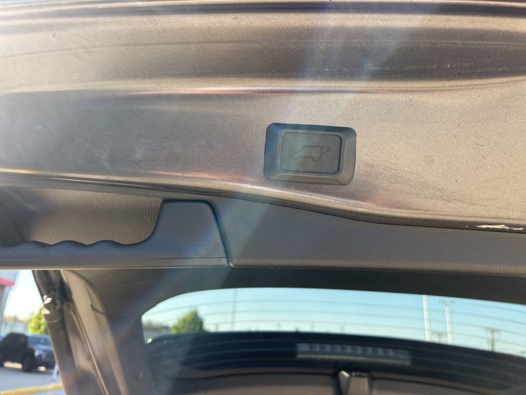 Used 2020 Toyota RAV4 XSE w/ XSE Grade Weather Package AWD/4WD image 9