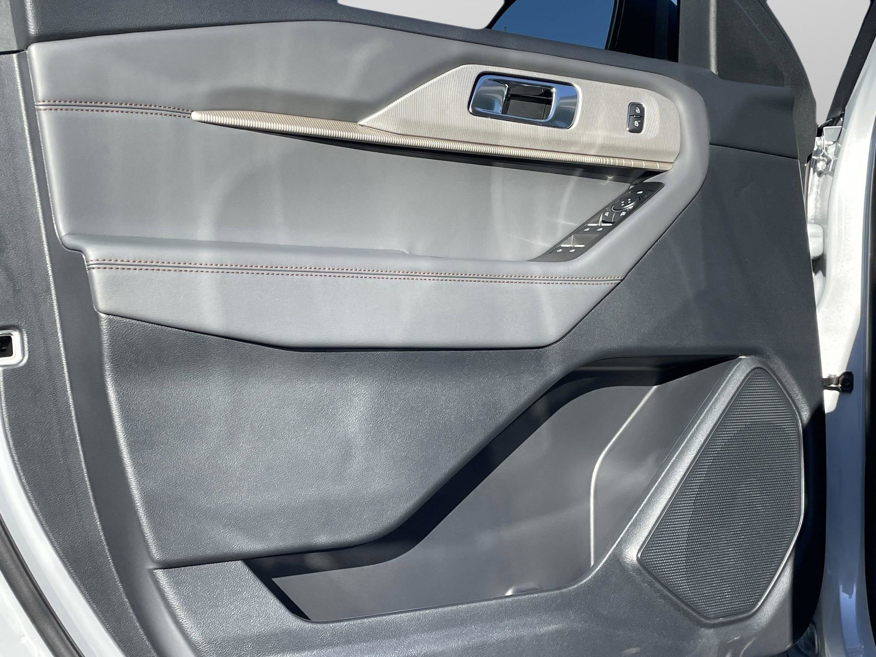 New 2026 Ford Explorer Active image 17