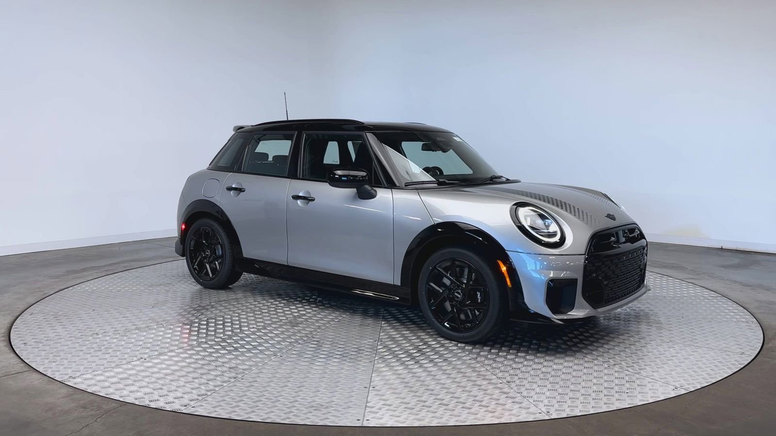 New 2026 MINI Cooper S image 2