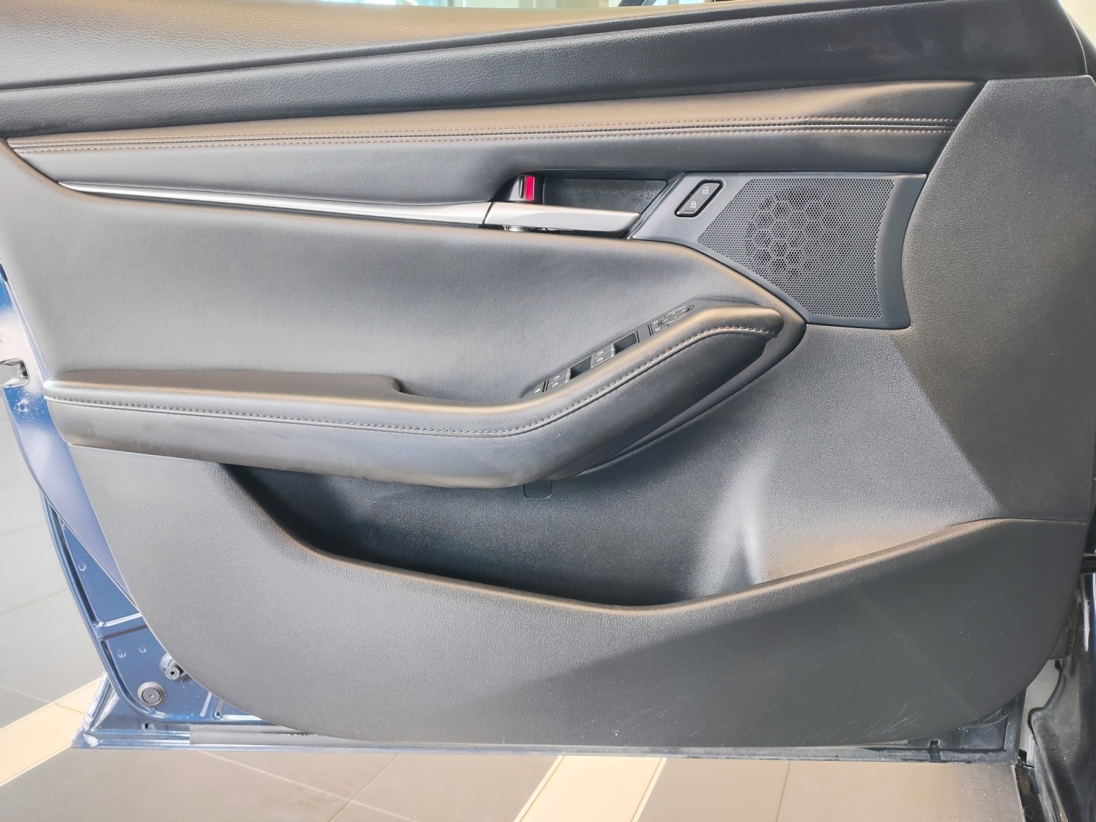 Used 2024 MAZDA MAZDA3 s image 26