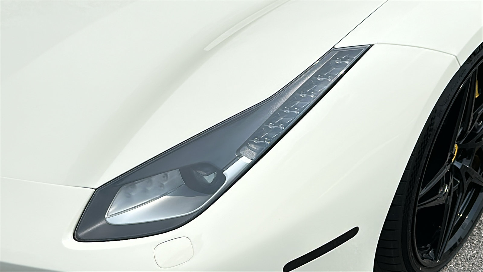 Used 2017 Ferrari 488 GTB RWD image 5