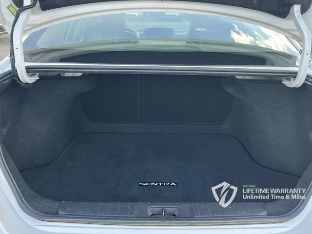 Used 2023 Nissan Sentra SR w/ SR Premium Package FWD image 23