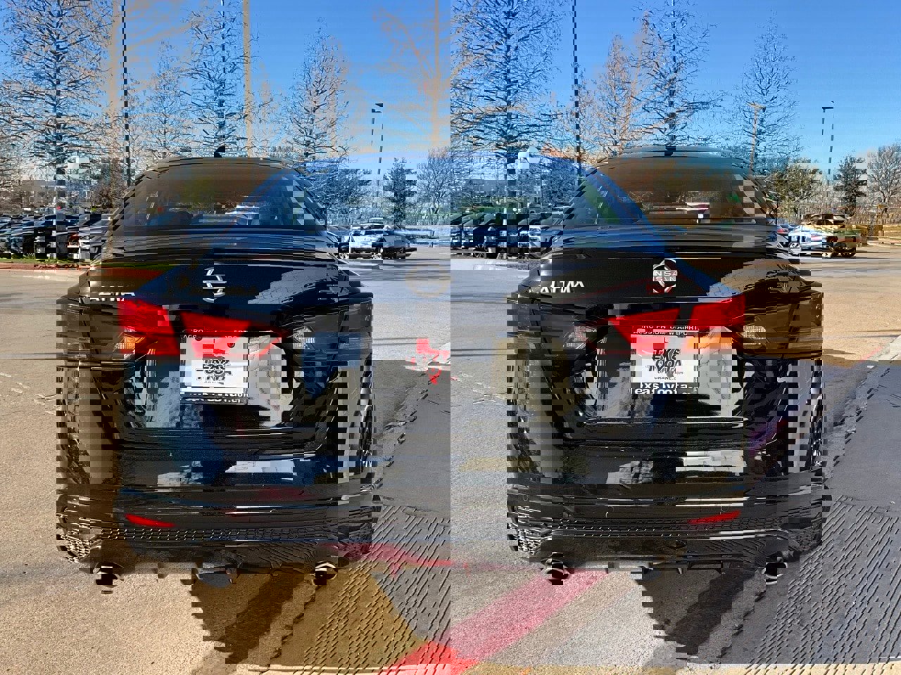 Used 2025 Nissan Altima 2.5 SR image 7