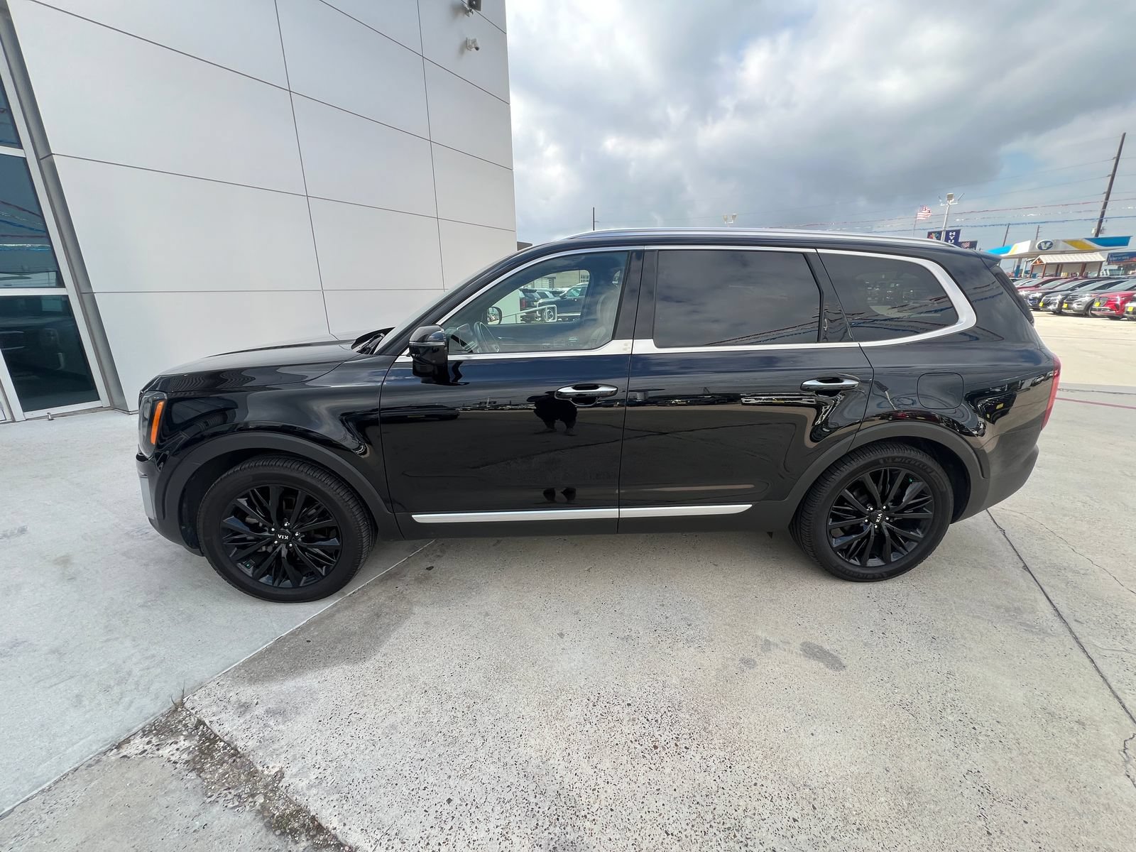 Used 2021 Kia Telluride SX w/ Towing Package FWD image 6