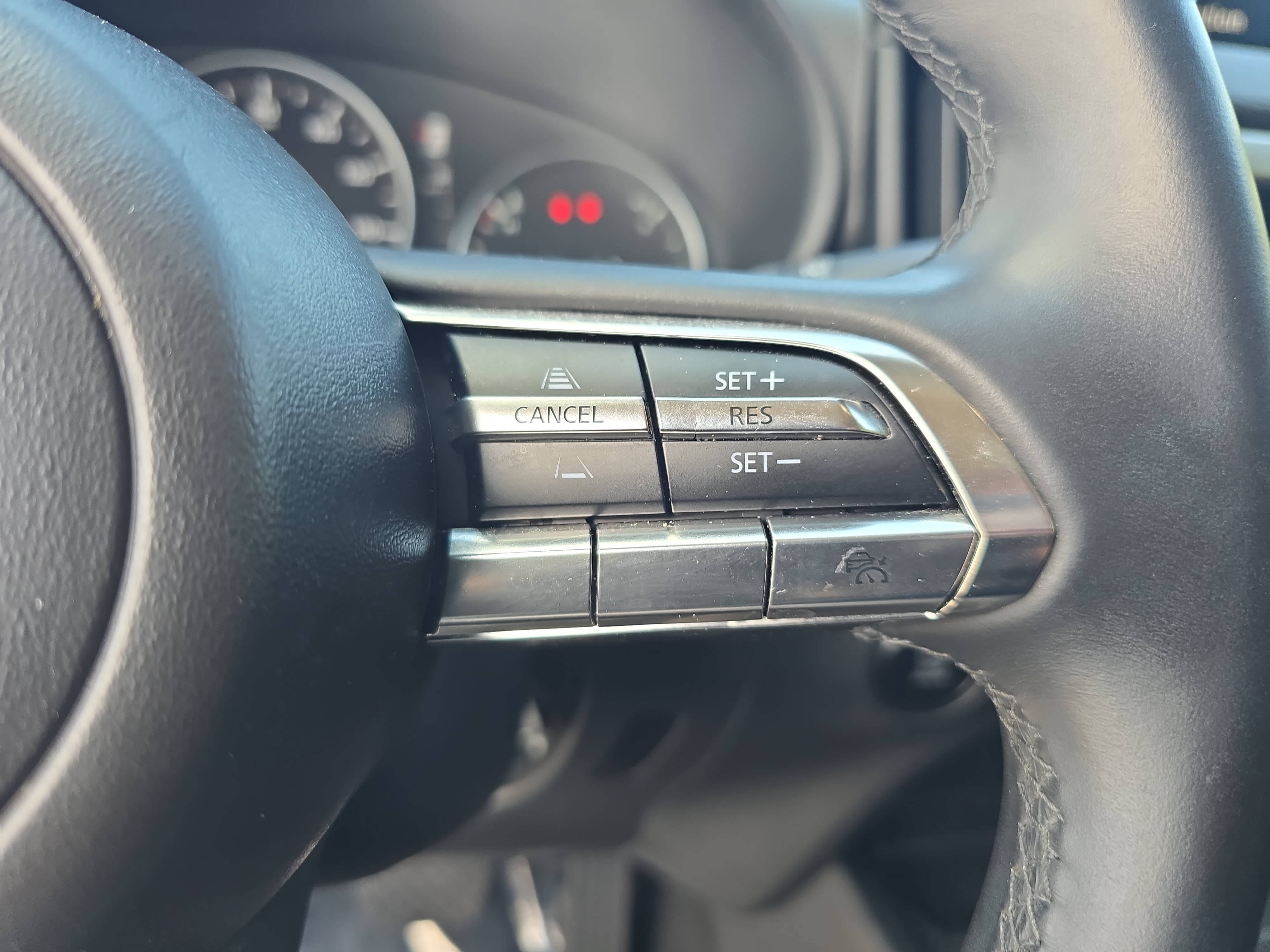 Used 2025 MAZDA CX-50 AWD 2.5 S w/ Premium Package image 18