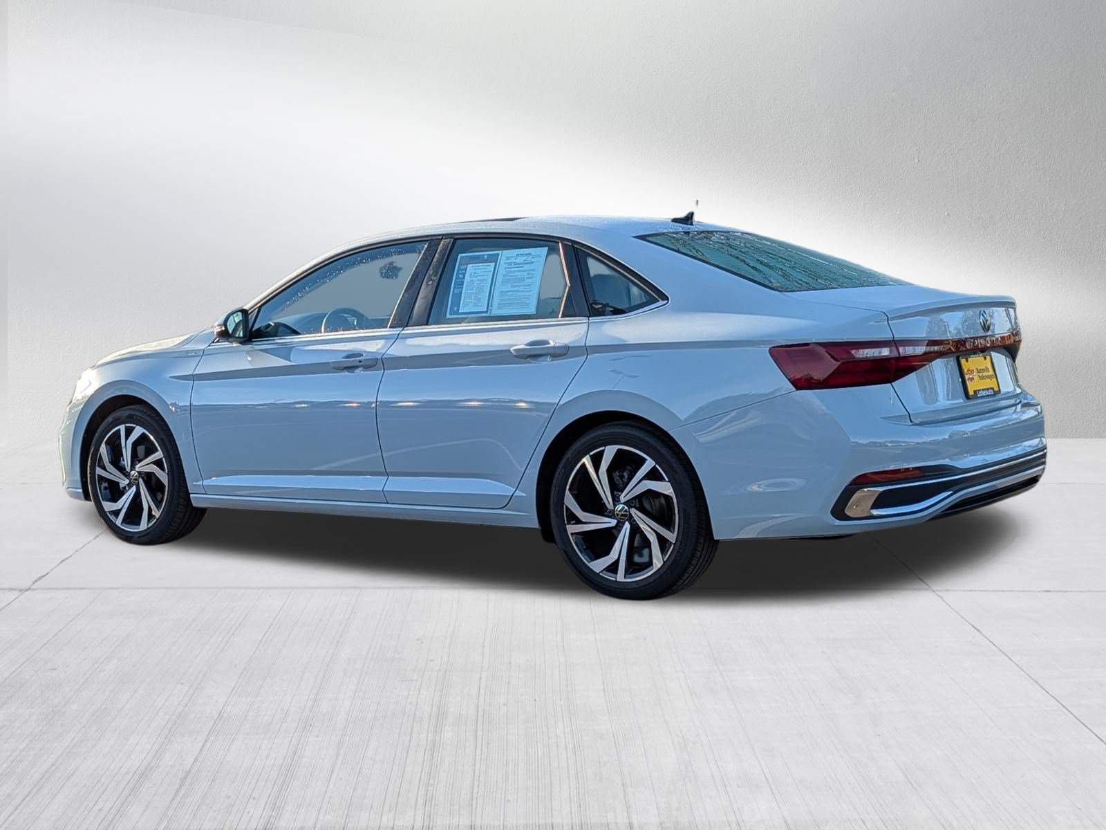 Used 2026 Volkswagen Jetta SEL FWD image 5