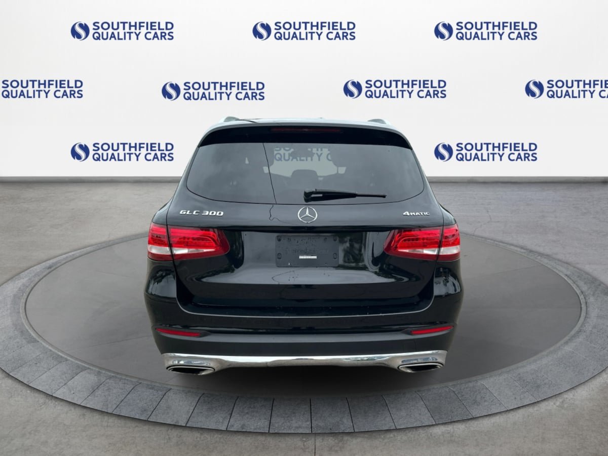 Used 2017 Mercedes-Benz GLC 300 4MATIC w/ Premium 1 Package image 5