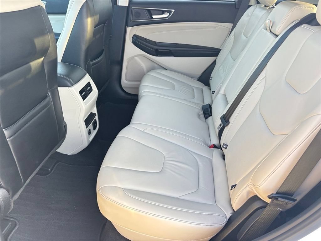 Used 2022 Ford Edge Titanium AWD/4WD image 16