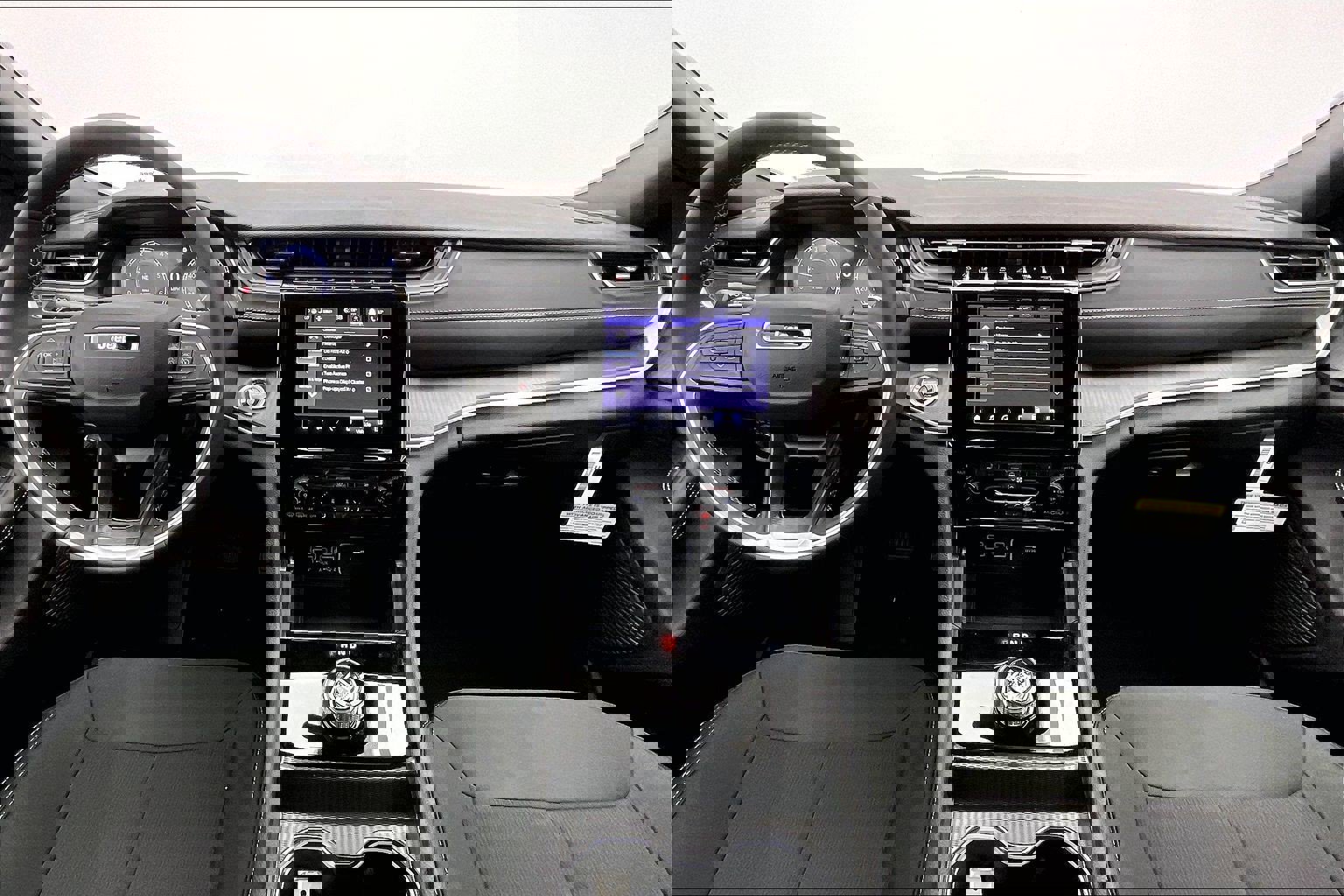 New 2025 Jeep Grand Cherokee Laredo X w/ Luxury Tech Group I image 5