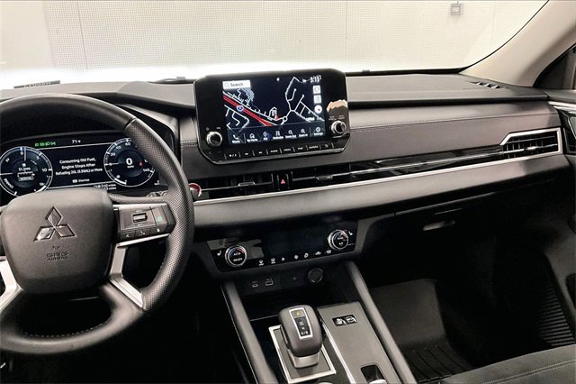 Used 2023 Mitsubishi Outlander Ralliart image 6