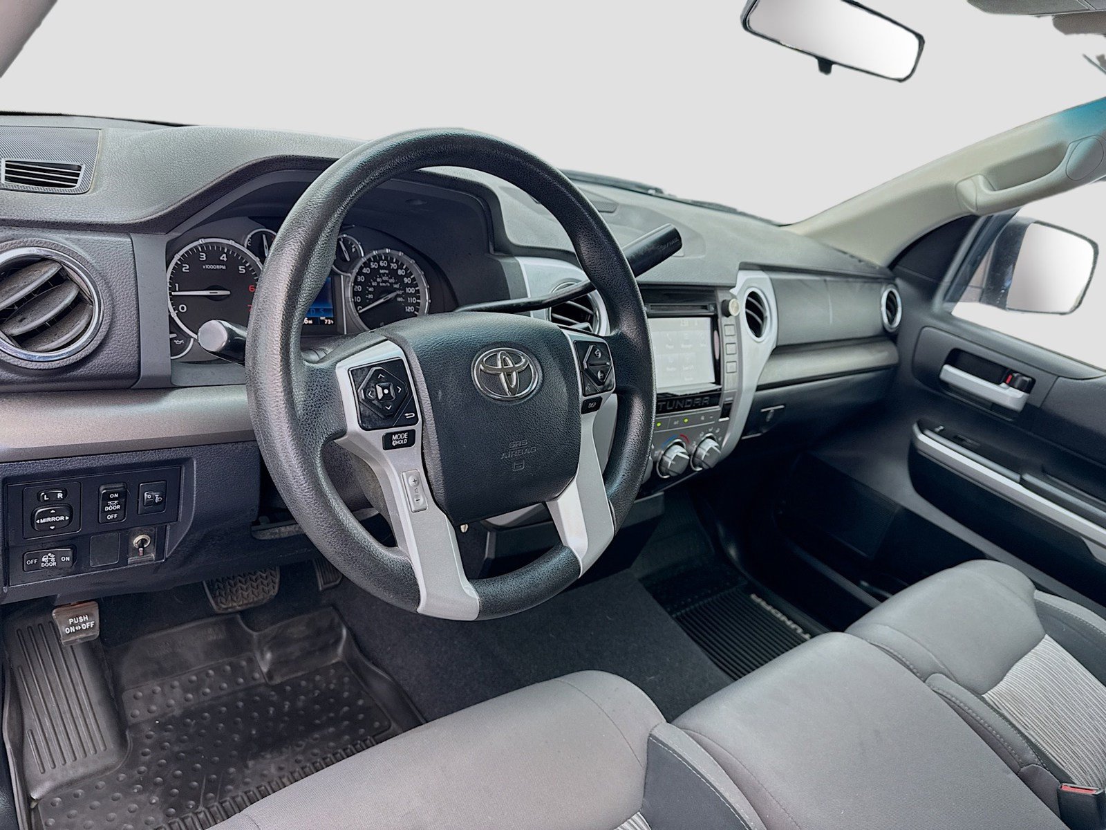 Used 2017 Toyota Tundra SR5 RWD image 7