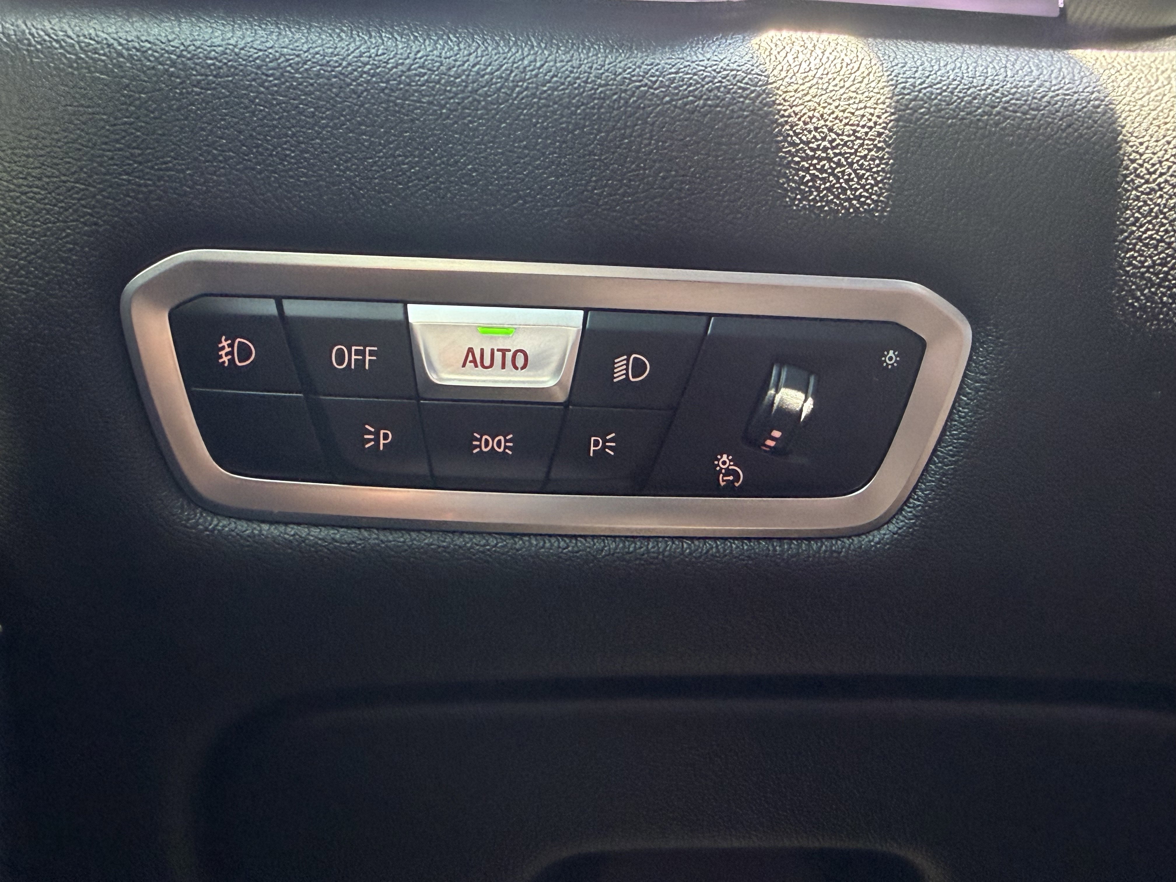 Used 2019 BMW X5 xDrive40i w/ Convenience Package AWD/4WD image 26