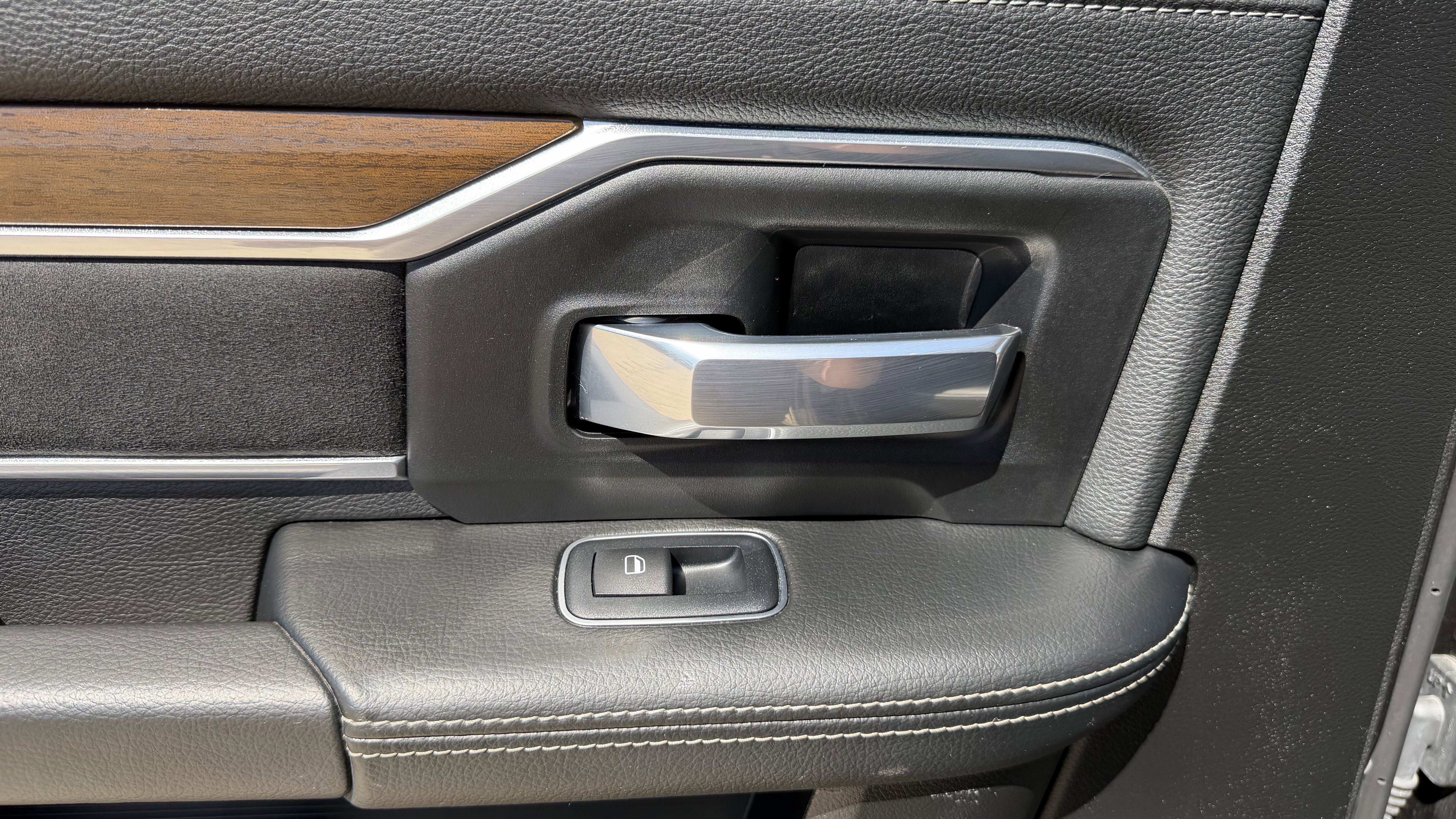 Used 2024 RAM 2500 Laramie image 36