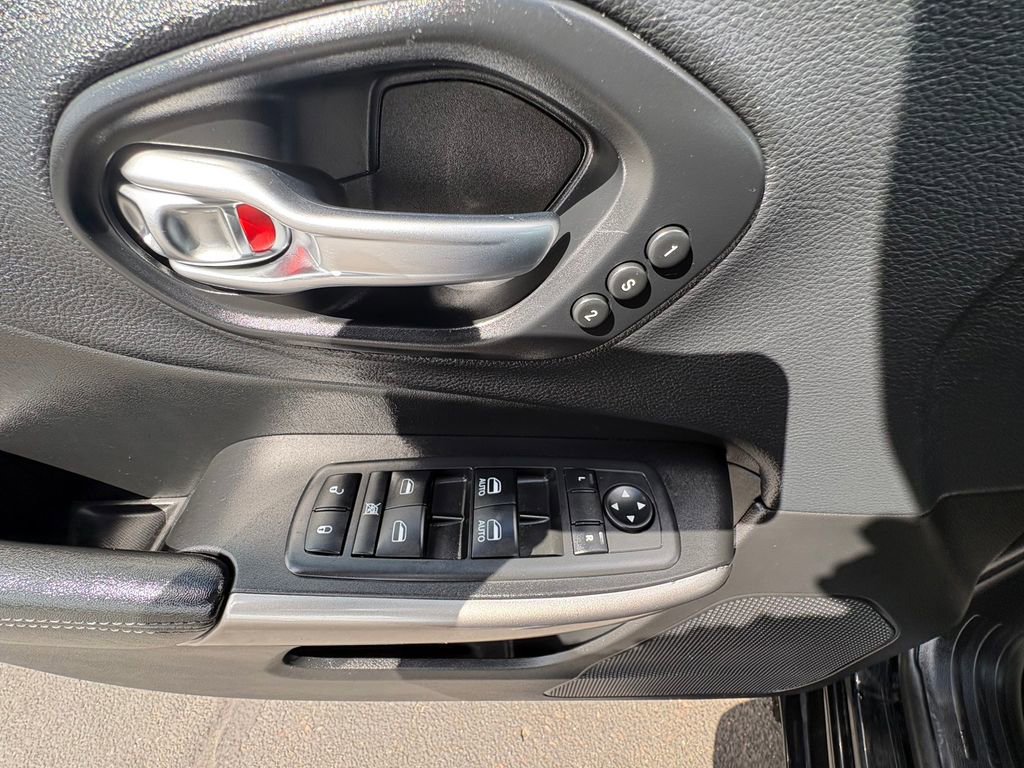 Used 2019 Jeep Cherokee High Altitude image 20