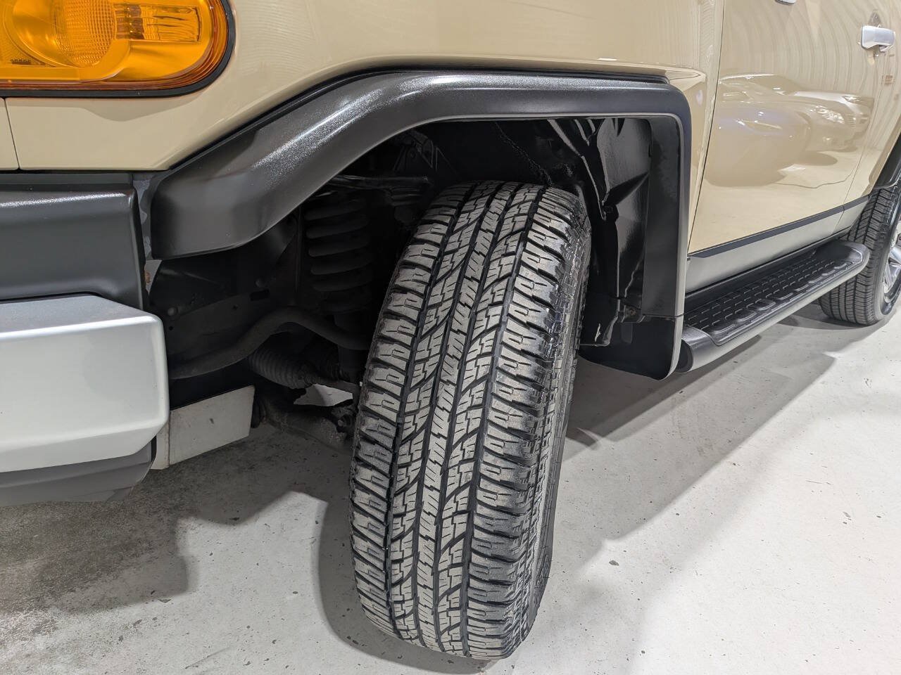Used 2014 Toyota FJ Cruiser 4WD w/ Upgrade Package image 10