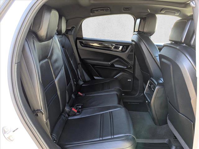 Used 2021 Porsche Cayenne Coupe image 27