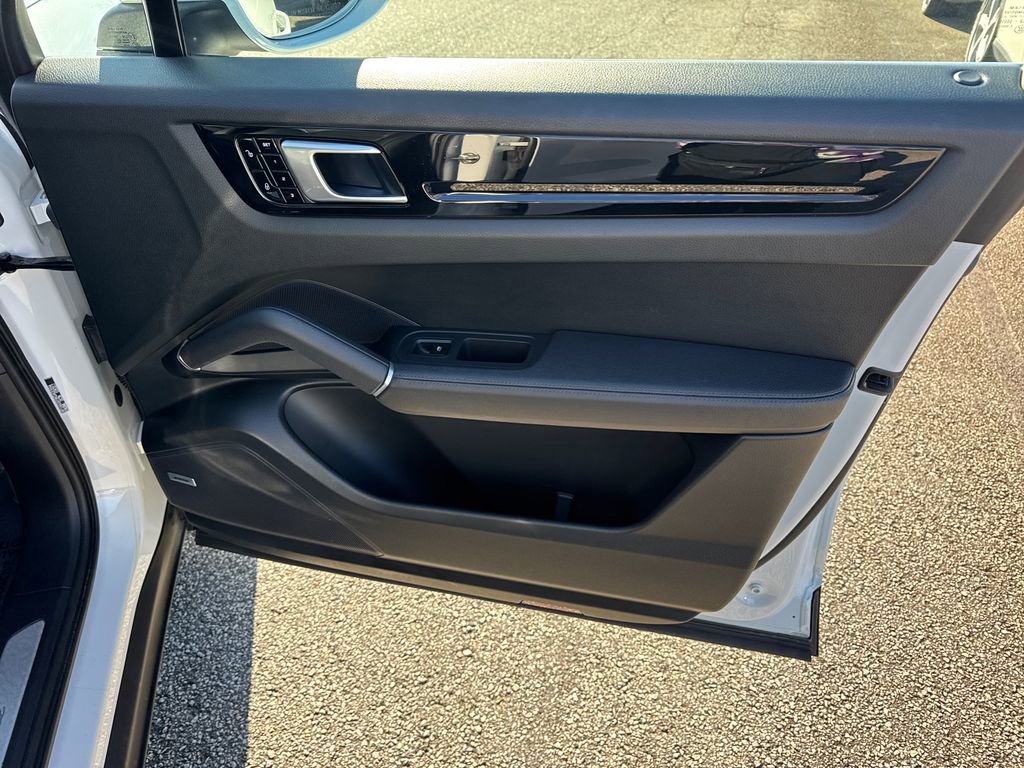 Used 2019 Porsche Cayenne image 14