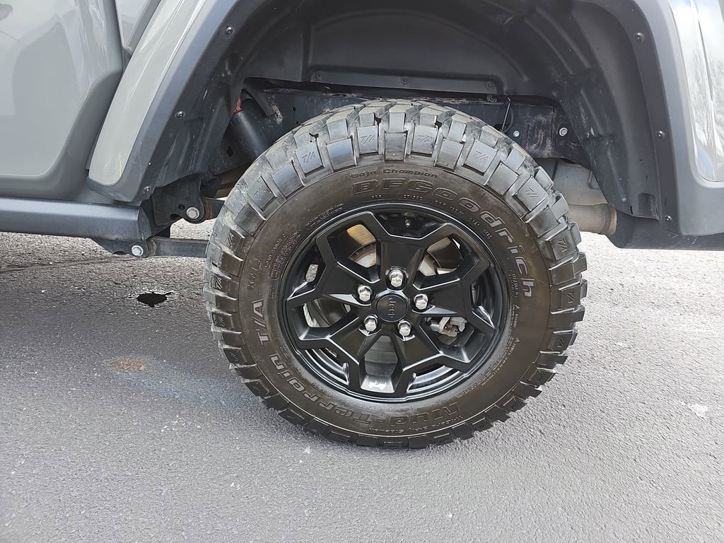 Used 2021 Jeep Gladiator Willys image 29