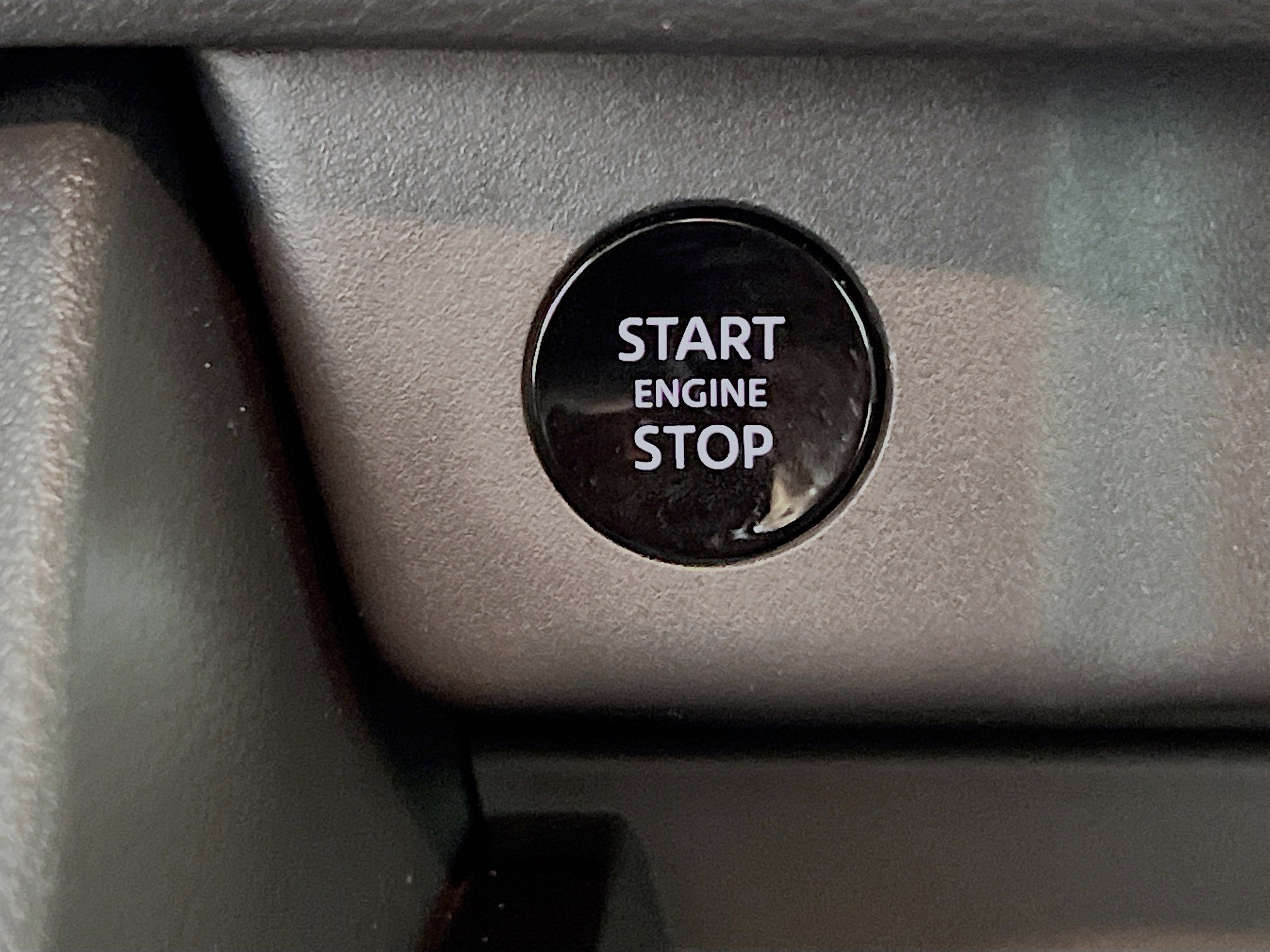 Used 2025 Nissan Rogue SV image 23