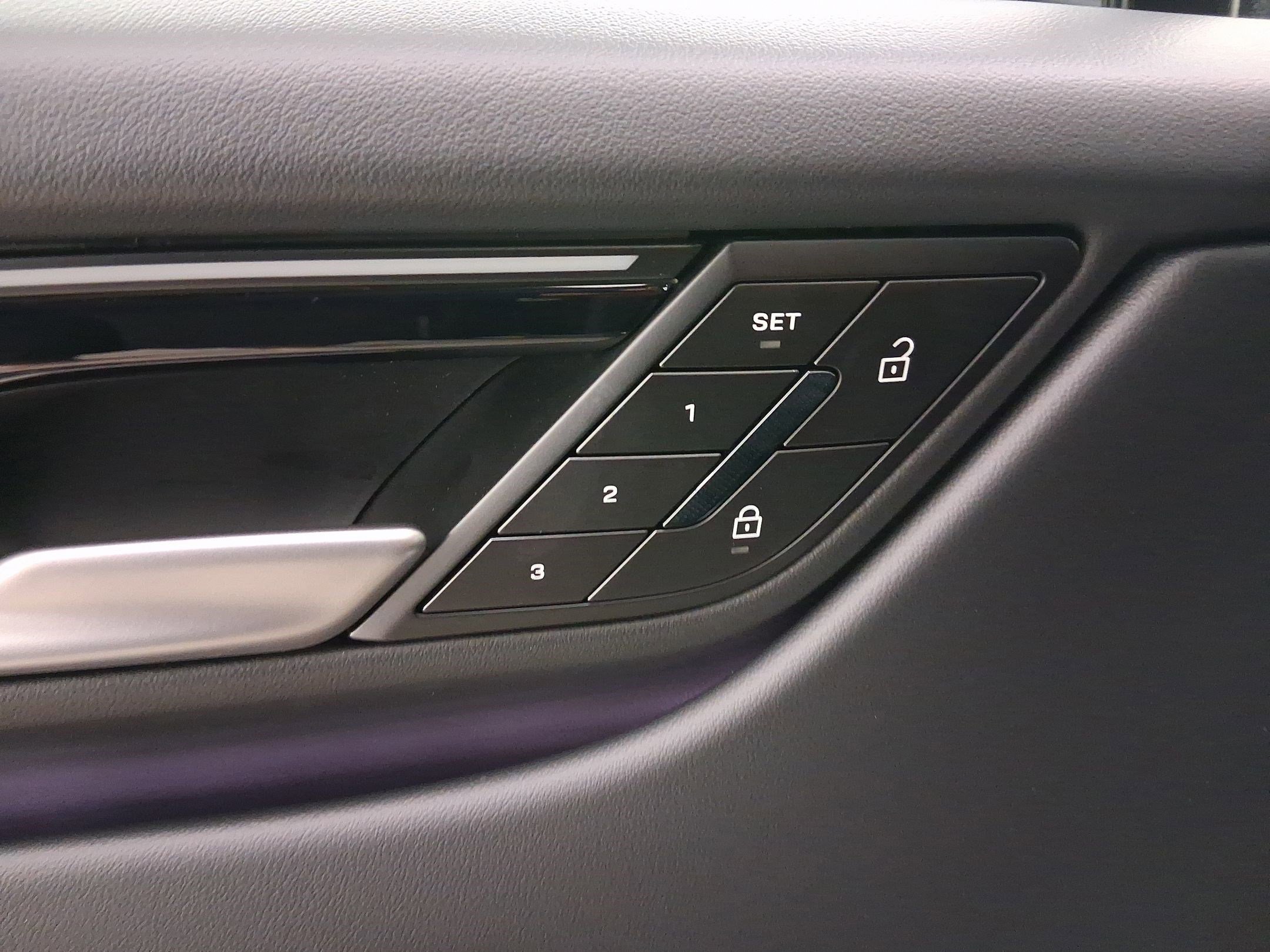 New 2025 Porsche Macan Electric image 12