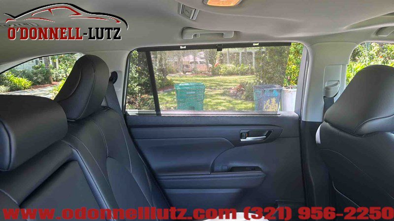 Used 2023 Toyota Highlander XLE FWD image 12